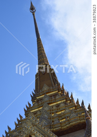 The main hall of Wat Traimit (golden Buddha temple) The main hall of Wat Traimit (golden Buddha temple) 38879823