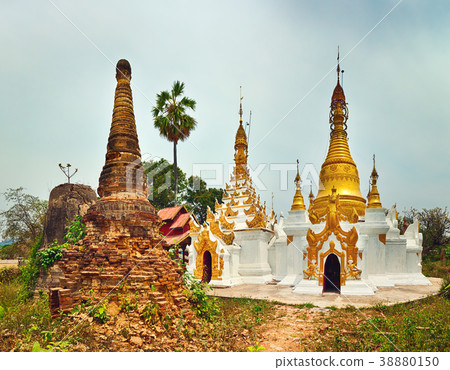 Sankar pagoda. Stupa on the foreground.  38880150
