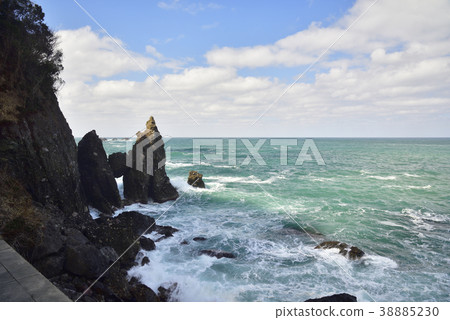 Hasakari Rock (Toyooka City, Hyogo Prefecture) Hasakari Rock (Toyooka City, Hyogo Prefecture) 38885230