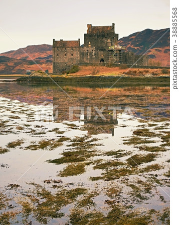 Tides in the lake at Eilean Donan Castle, Scotland 38885568