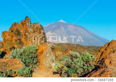 Sunrise in the caldera of El Teide volcano 38887168