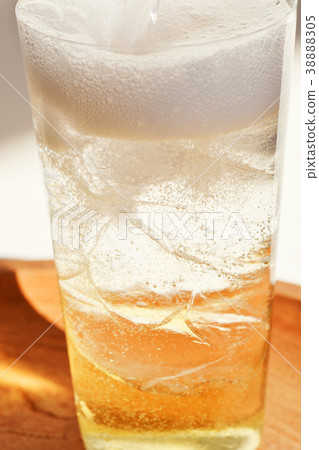 海波杯和蘇打水分裝　 38888305