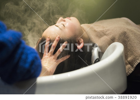 美髮沙龍洗髮水 38891920