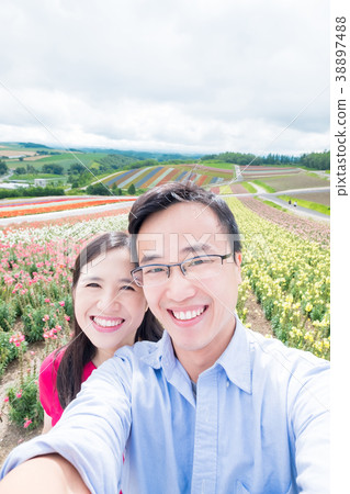 couple selfie happily 38897488