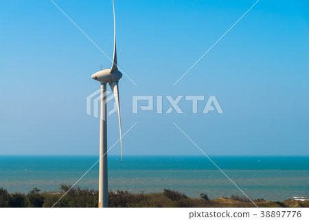 風力發電機與海 Wind turbines and the sea 風力発電と海 崎頂 苗栗 竹南 風力發電機與海 Wind turbines and the sea 風力発電と海 崎頂 苗栗 竹南 38897776