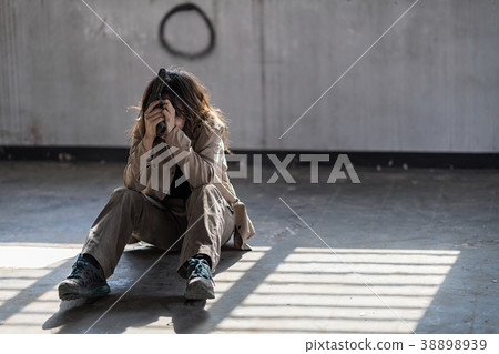 Woman kidnapped by criminals. 38898939