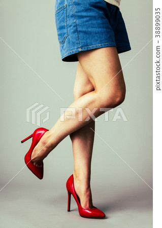 Young woman's foot Body parts Young woman's foot Body parts 38899035