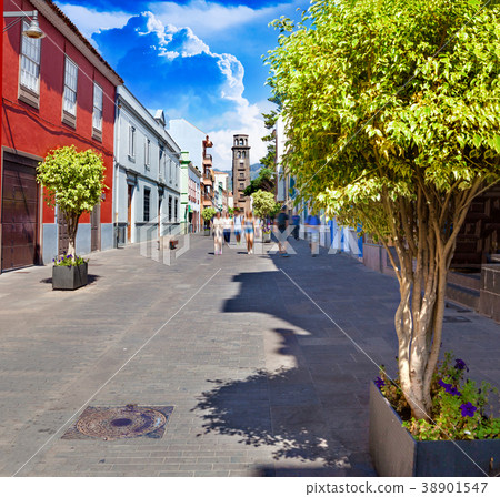 Landmark and vacations in Spanish beachs. 38901547