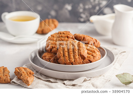 Homemade healthy aquafaba vegan cookies with tea 38904570