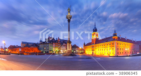 Castle Square at night in Warsaw, Poland. Castle Square at night in Warsaw, Poland. 38906345