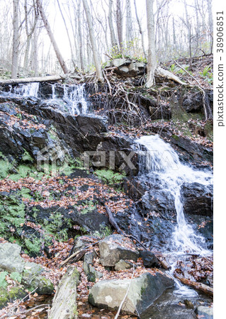 Waterfall at Mount Beacon on a winter morning 38906851