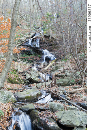 Waterfall at Mount Beacon on a winter morning 38906857