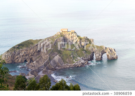 Scenic view of San Juan de Gaztelugatxe 38906859