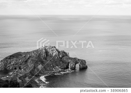 Scenic view of San Juan de Gaztelugatxe 38906865