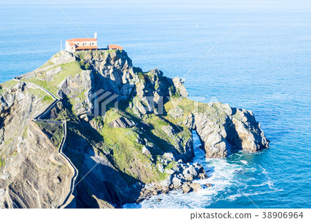 Scenic view of San Juan de Gaztelugatxe 38906964