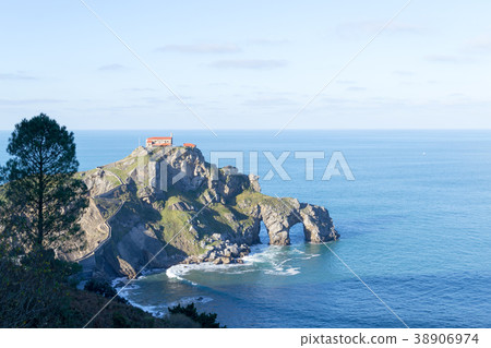 Scenic view of San Juan de Gaztelugatxe 38906974