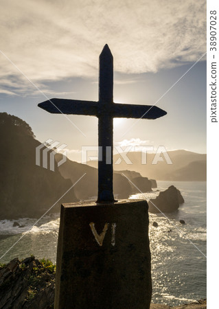 Crucifix covering the sun 38907028