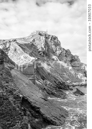 Climbing to San Juan de Gaztelugatxe 38907033