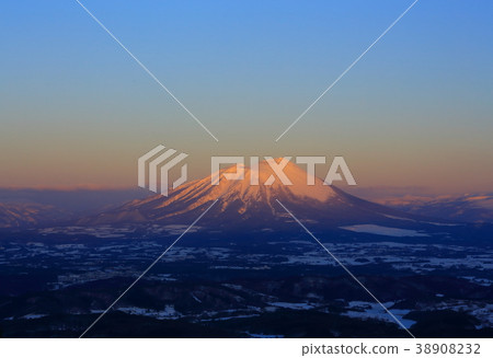 Iwate mountain at dawn 38908232