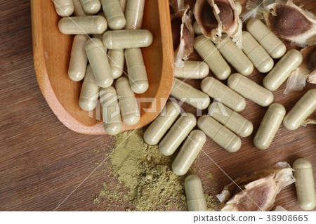 Moringa capsules with dried Moringa capsules with dried 38908665
