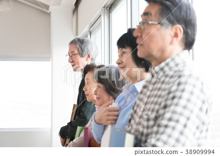 Active Senior 38909994