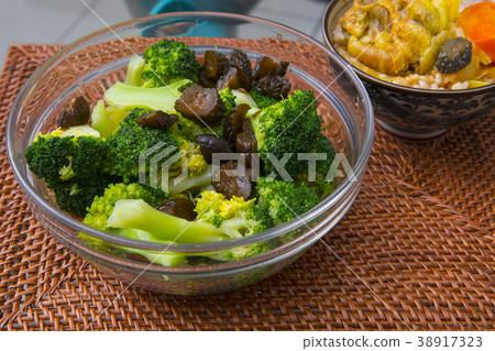 菱形椰子，沙丁魚，花椰菜，冷盤，西蘭花，花椰菜 38917323
