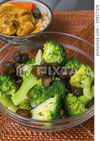 菱形椰子，沙丁魚，花椰菜，冷盤，西蘭花，花椰菜 38917326