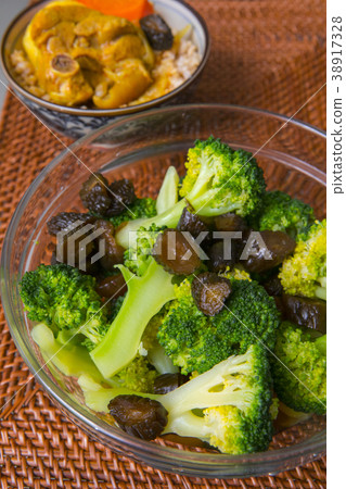 菱形椰子，沙丁魚，花椰菜，冷盤，西蘭花，花椰菜 38917328