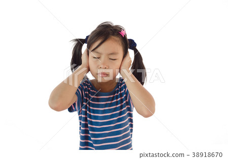 girl closed her hands over his ears 38918670