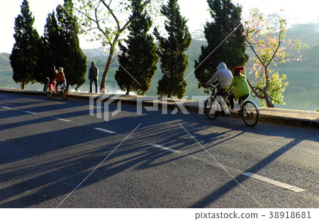 traveler ride bicycle at Da Lat city 38918681