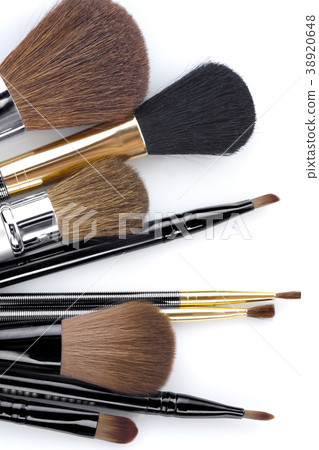 brush 38920648