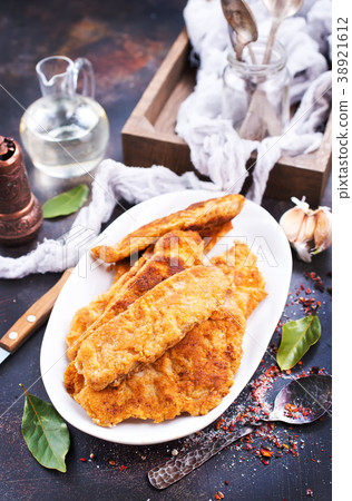 fried fish fillets 38921612