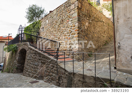 Street view at Florence, Italy. 38923193