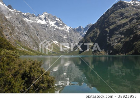 瑪麗安湖,橫切山 瑪麗安湖,橫切山 38923953