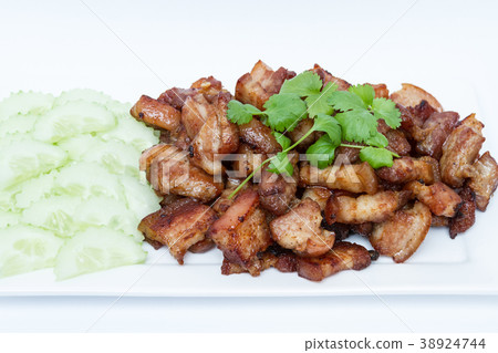 fried pork with cucumber 38924744