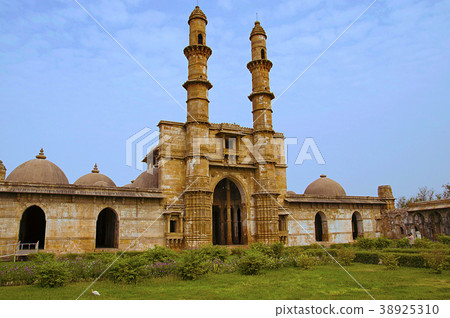 Outer view of Jami Masjid (Mosque)  38925310