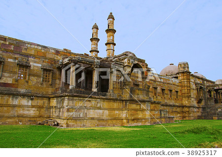 Outer view of Jami Masjid (Mosque)  38925317