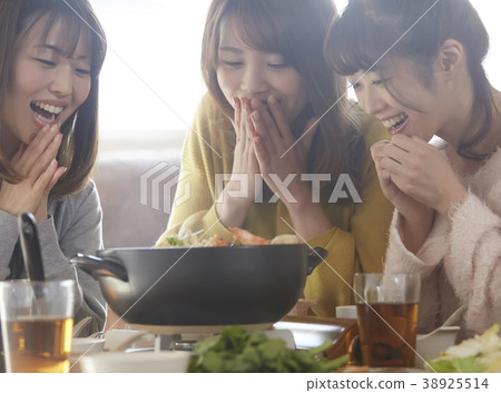 火鍋派對女孩見面 38925514