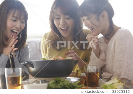 火鍋派對女孩見面 38925515