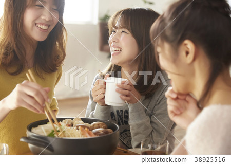 火鍋派對女孩見面 38925516
