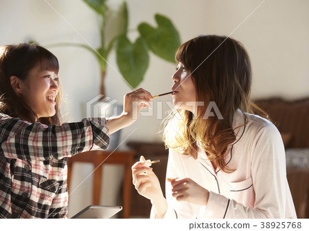 睡衣派對婦女協會 38925768