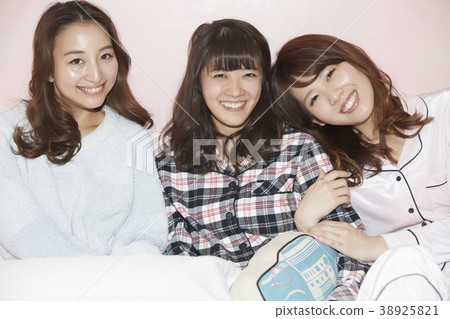 睡衣派對婦女協會 38925821