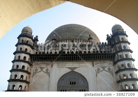 Gumbaz through Arch 38927109