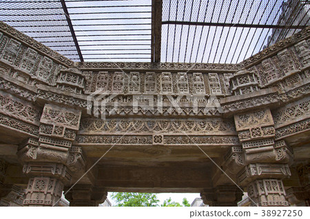 Carved inner wall of Adalaj Ni Vav (Stepwell)  38927250