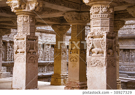 Carved idol on the inner wall of Rani ki vav Carved idol on the inner wall of Rani ki vav 38927329