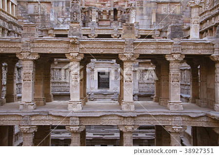 Carved idols on the inner wall of Rani ki vav Carved idols on the inner wall of Rani ki vav 38927351