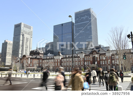 東京都市風景在日本東京站丸之內站廣場更新。相關P搜索是東京車站廣場更新風景照片 東京都市風景在日本東京站丸之內站廣場更新。相關P搜索是東京車站廣場更新風景照片 38927956