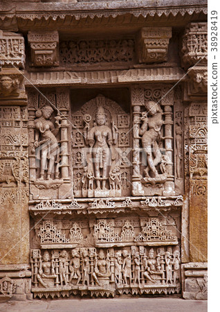 Parvati's penance, Inner wall of Rani ki vav 38928419