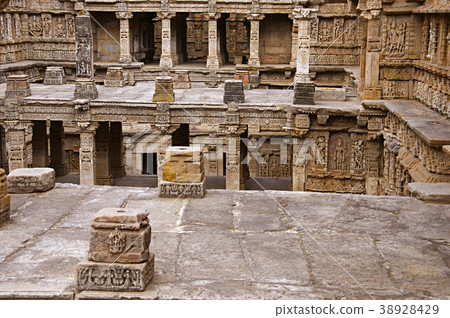 Carved inner wall and pillars of Rani ki vav 38928429