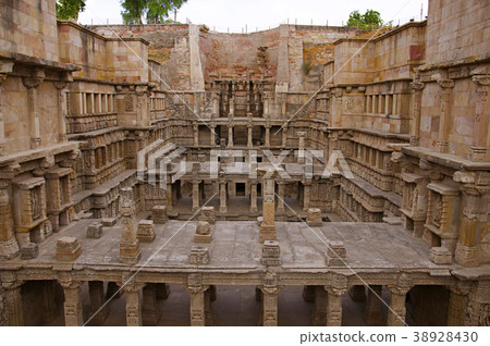 Carved inner wall and pillars of Rani ki vav Carved inner wall and pillars of Rani ki vav 38928430
